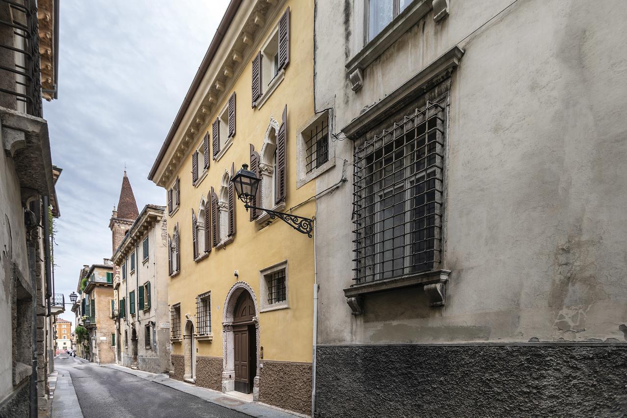 Residenza Palazzo Brenzoni Apartment Verona Bagian luar foto
